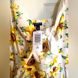 Torrid sunflower sundress size 2